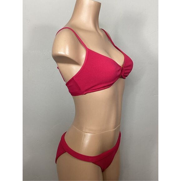 New. ROXY cerise textured bikini set. M- top/L-bottom. Retails $119 - Picture 3 of 13